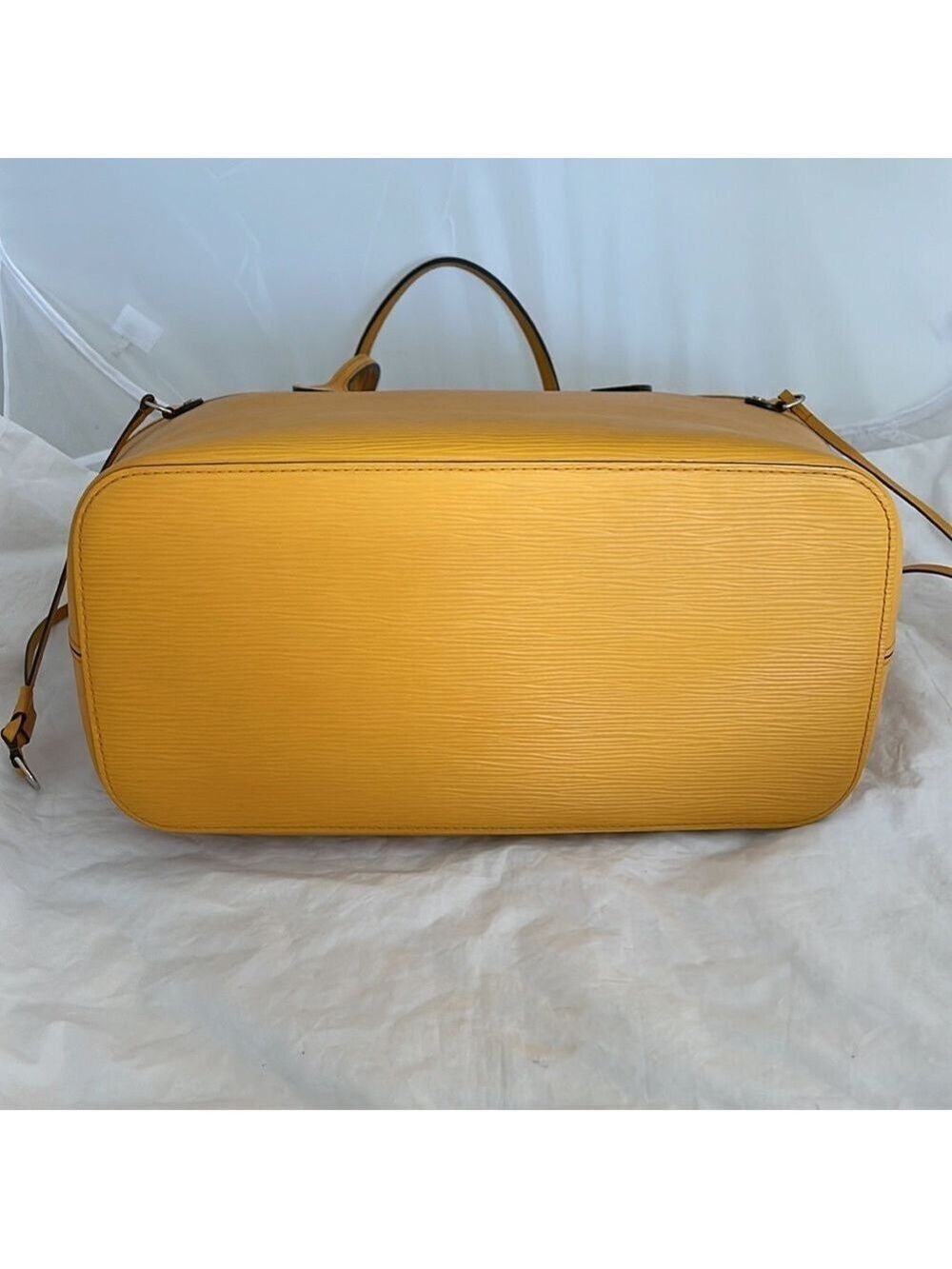 Louis Vuitton Epi Leather Neverfull MM - Picture 2 of 16
